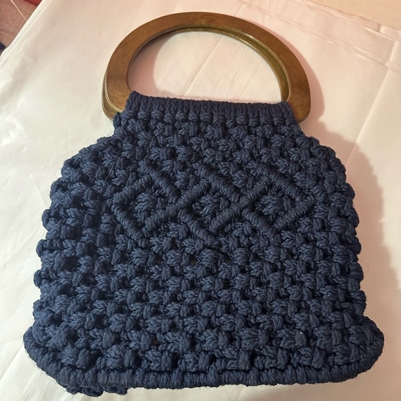 Handcrafted knitted purse - Picture 3 of 4